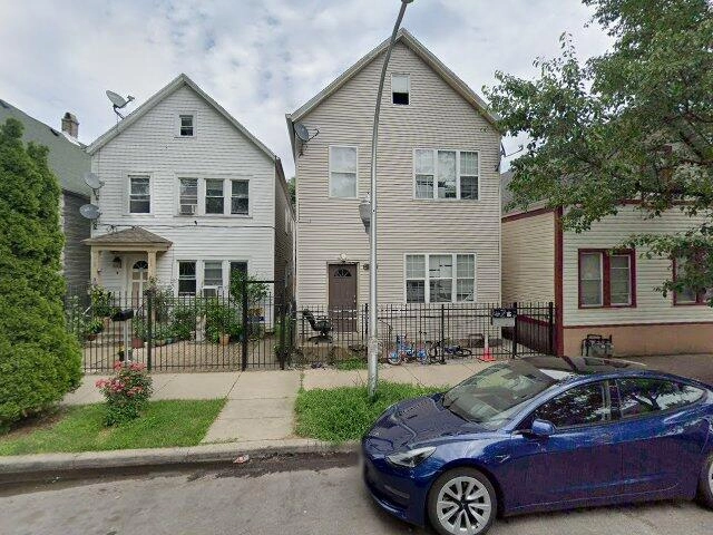 House image located at Chicago, IL 60609