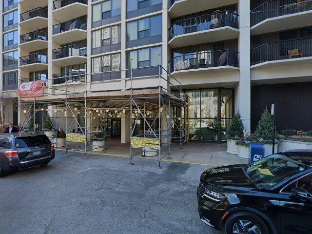 House image located at Chicago, IL 60610