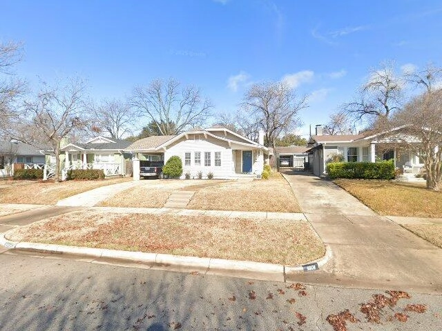House image located at Peoria, IL 61607