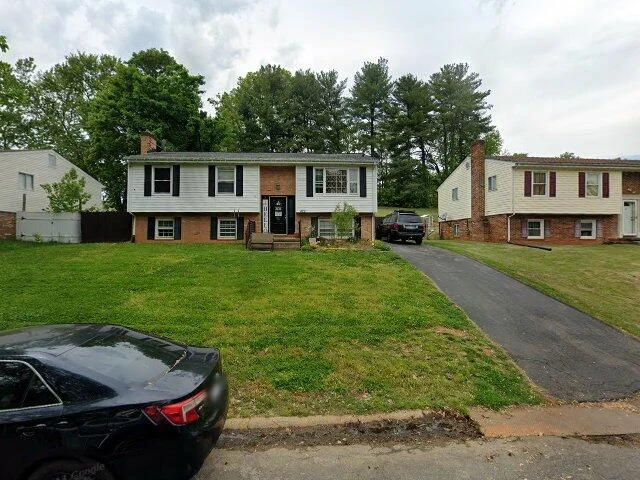 House image located at Vinton, VA 24179