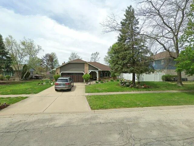 House image located at New Lenox, IL 60451