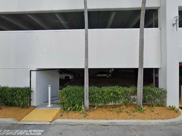 House image located at Hallandale, FL 33009