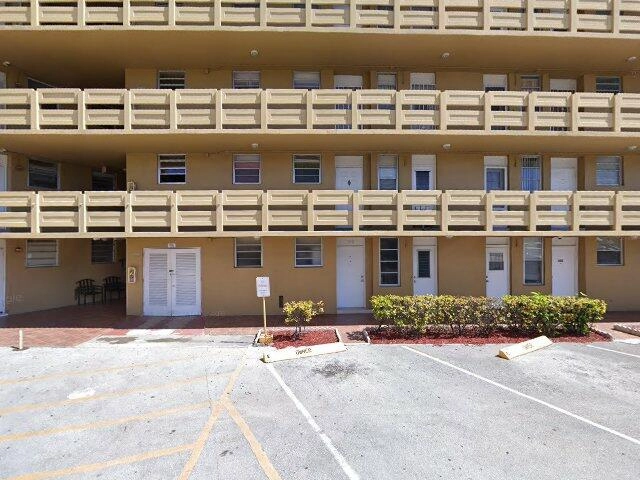 House image located at Miami, FL 33179