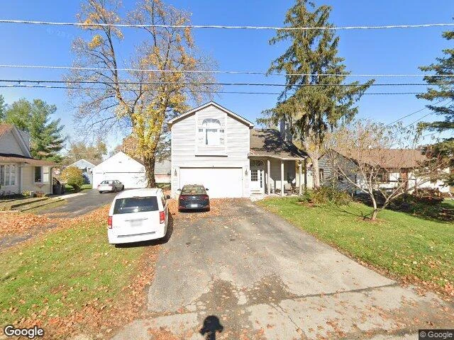 House image located at Elgin, IL 60123