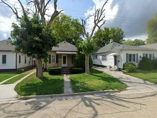 House image located at La Salle, IL 61301