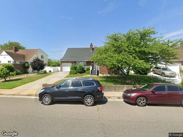 House image located at Freeport, NY 11520