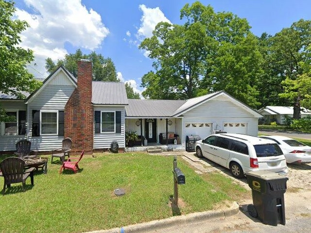 House image located at Cedar Rapids, IA 52404