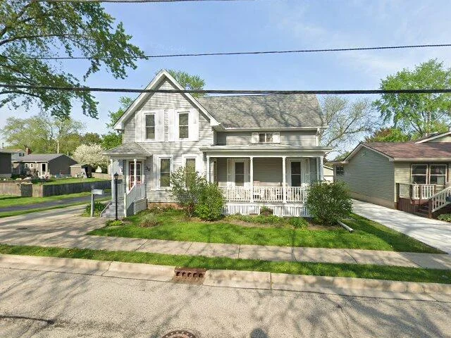 House image located at Carpentersville, IL 60110