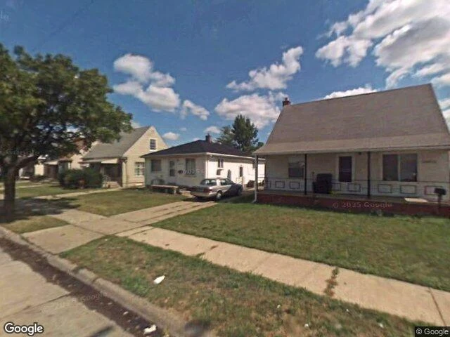 House image located at Warren, MI 48089