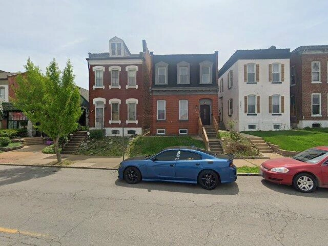 House image located at Saint Louis, MO 63118