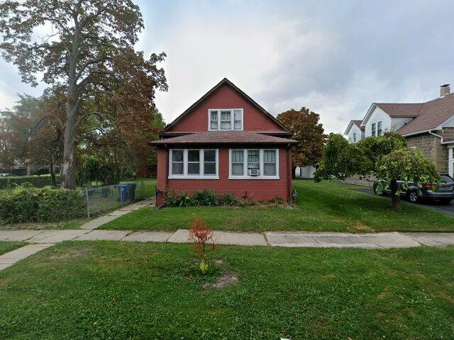 House image located at North Chicago, IL 60064