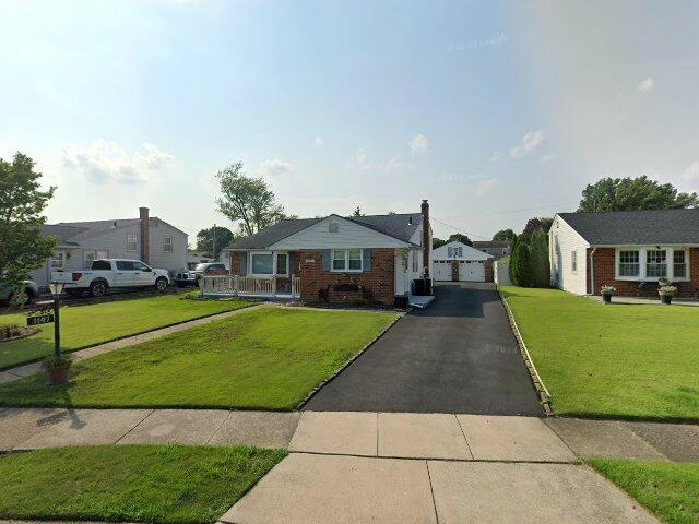 House image located at Woodlyn, PA 19094