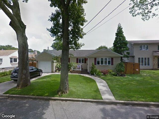 House image located at Lindenhurst, NY 11757