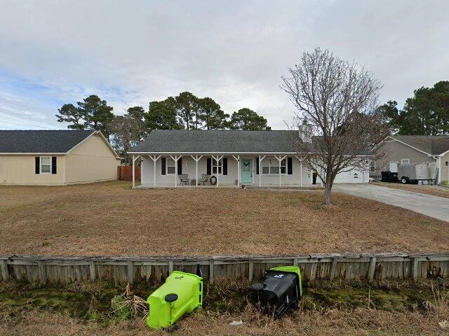 House image located at Hubert, NC 28539