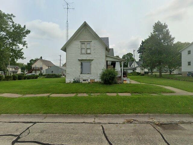 House image located at Maquoketa, IA 52060