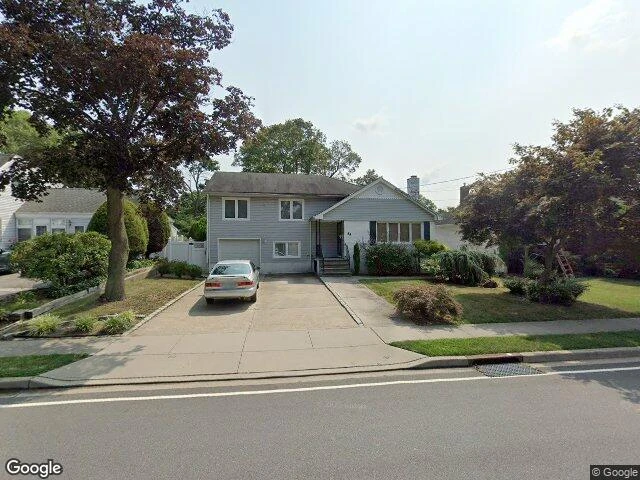 House image located at Farmingdale, NY 11735