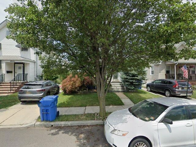 House image located at Woodbridge, NJ 07095