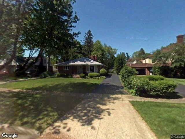 House image located at Akron, OH 44313