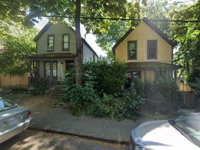 House image located at Carpentersville, IL 60110