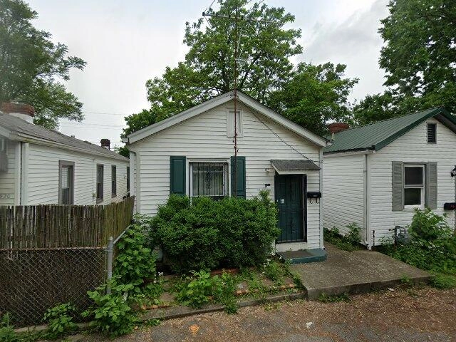 House image located at Louisville, KY 40204