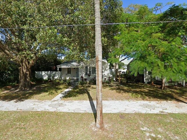 House image located at Saint Petersburg, FL 33713