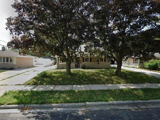 House image located at Menomonee Falls, WI 53051