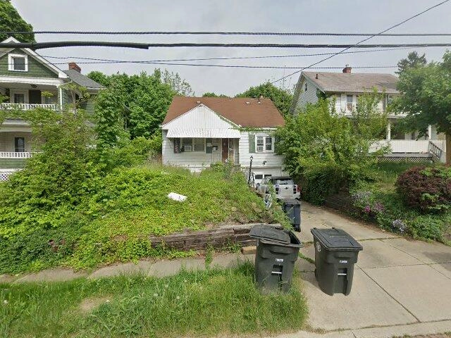 House image located at Akron, OH 44310
