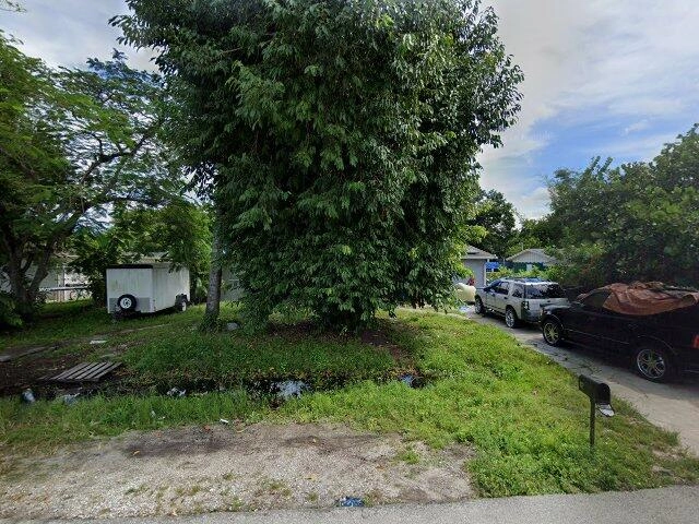 House image located at Fort Myers, FL 33905