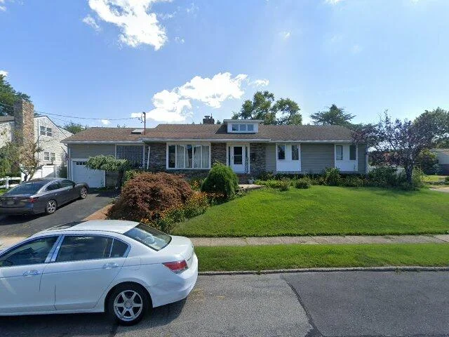 House image located at Massapequa Park, NY 11762