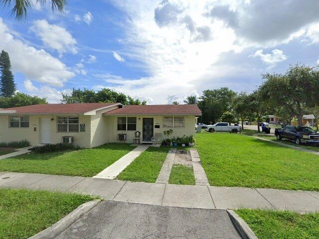 House image located at Miami, FL 33162