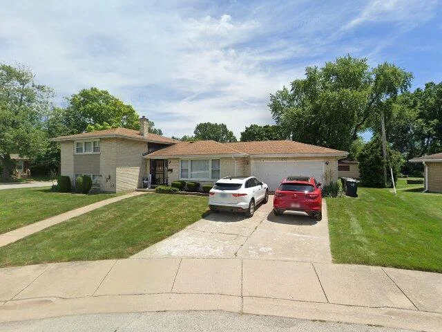 House image located at South Holland, IL 60473