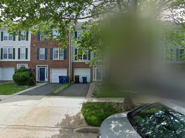 House image located at Chantilly, VA 20152