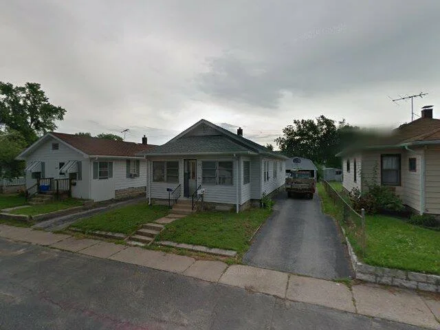 House image located at East Alton, IL 62024