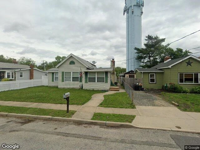 House image located at Lakehurst, NJ 08733