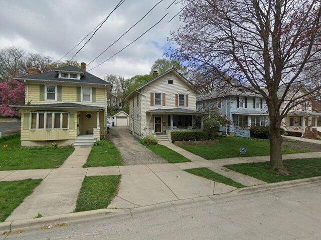 House image located at Aurora, IL 60506