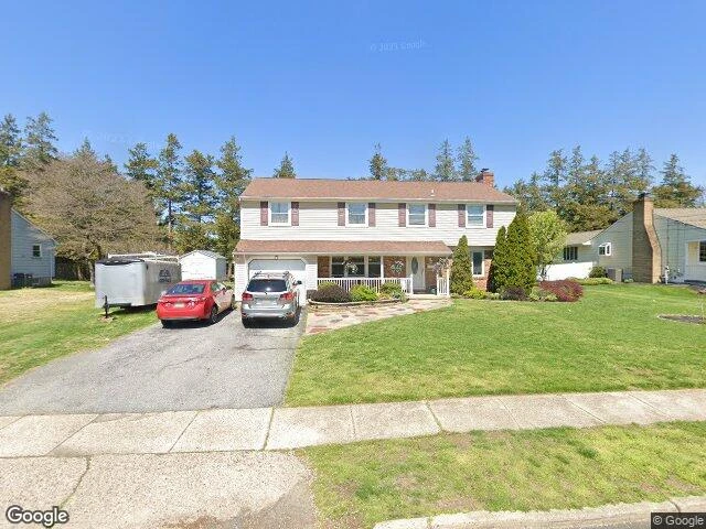 House image located at Riverton, NJ 08077