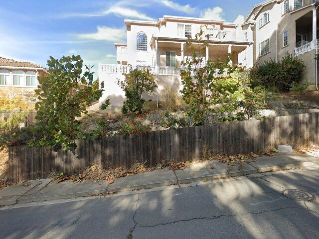 House image located at Hayward, CA 94542