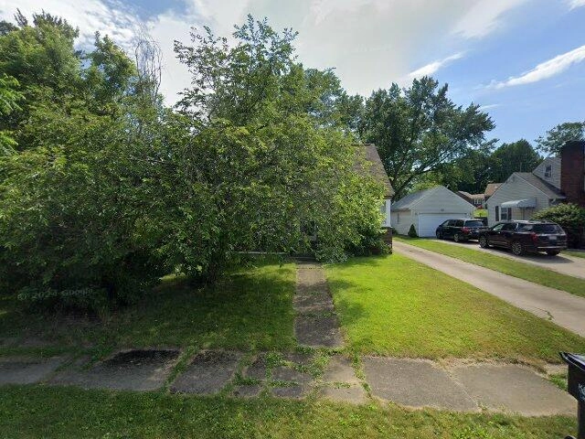 House image located at Massillon, OH 44646