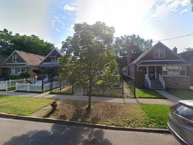 House image located at Chicago, IL 60617