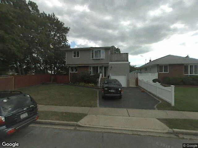 House image located at Farmingdale, NY 11735