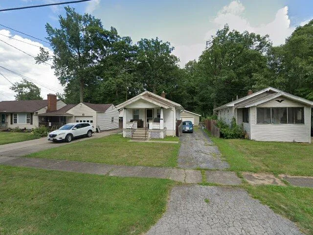 House image located at Warren, OH 44484