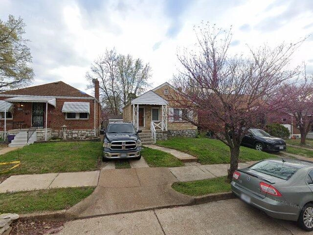 House image located at Saint Louis, MO 63109