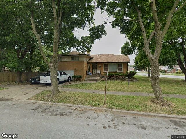 House image located at Dolton, IL 60419