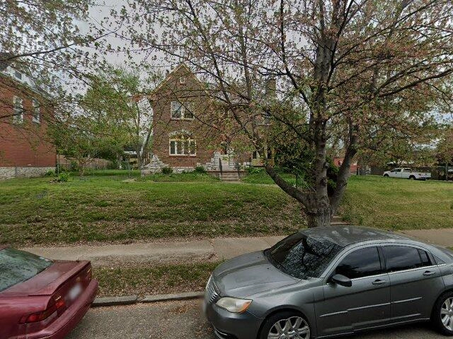 House image located at Saint Louis, MO 63111
