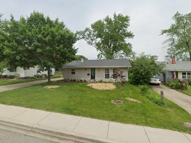 House image located at Carpentersville, IL 60110