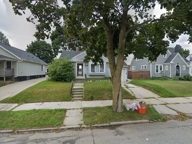 House image located at Manitowoc, WI 54220