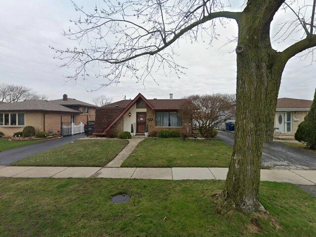 House image located at Alsip, IL 60803