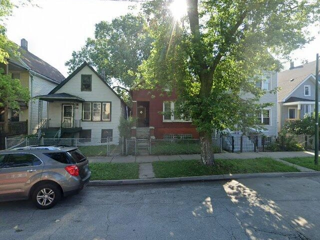 House image located at Chicago, IL 60609