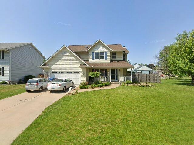 House image located at Moline, IL 61265
