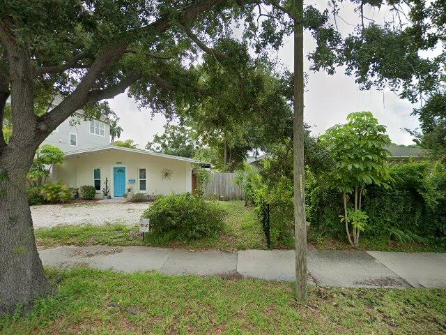 House image located at Saint Paul, MN 55109